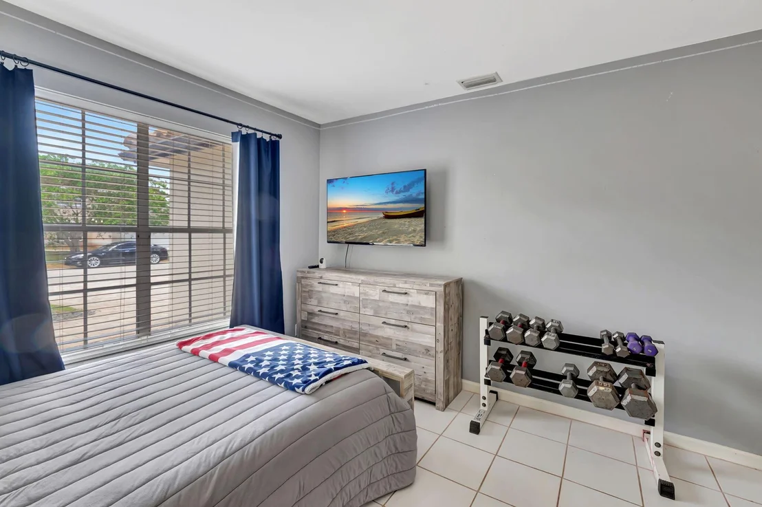 Photo of 8884 Spring Valley Drive