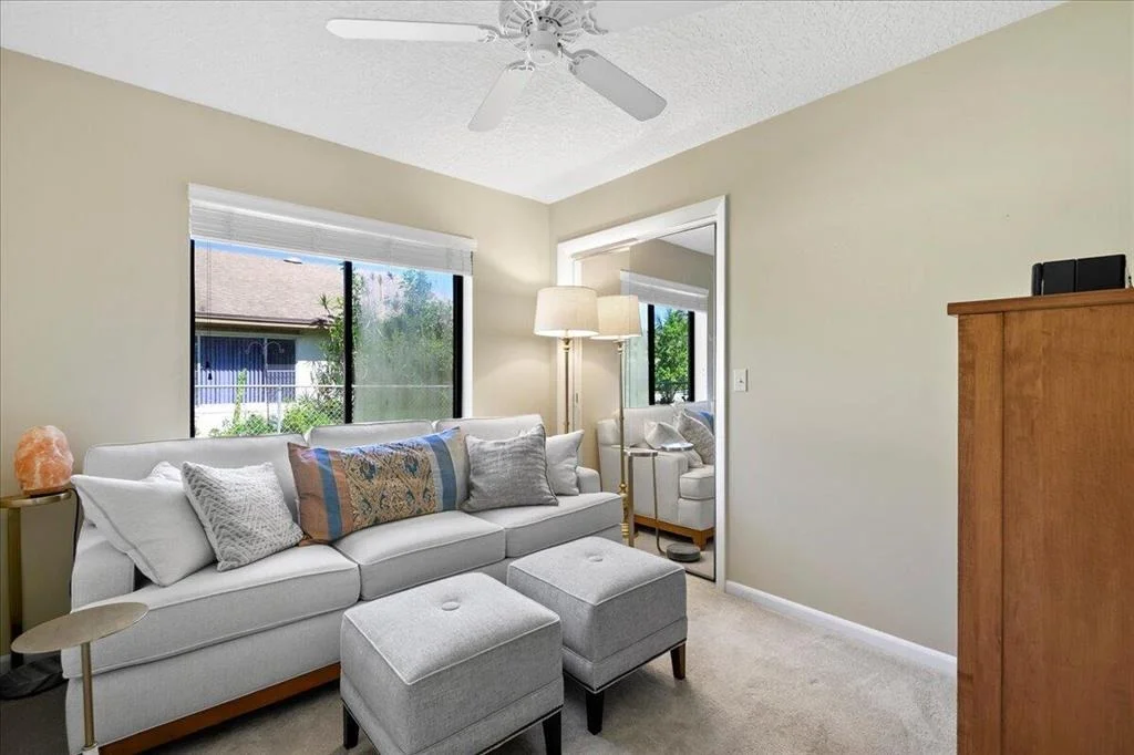 Photo of 901 Alamanda Drive
