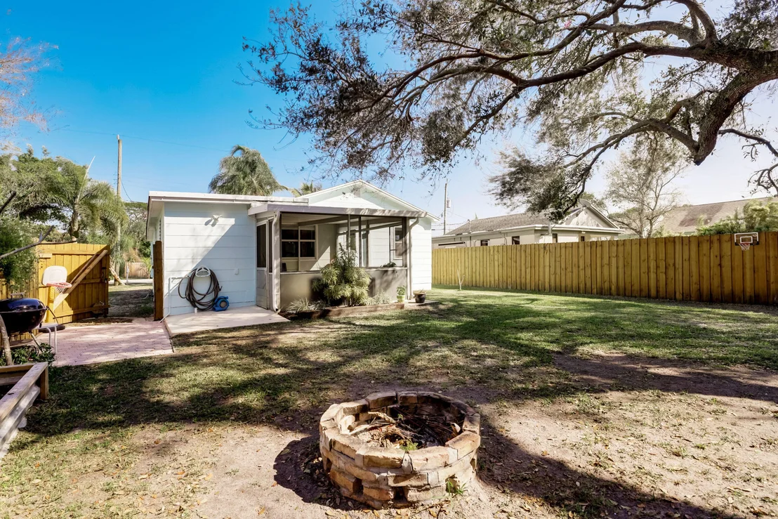 Photo of 805 Mathis Street