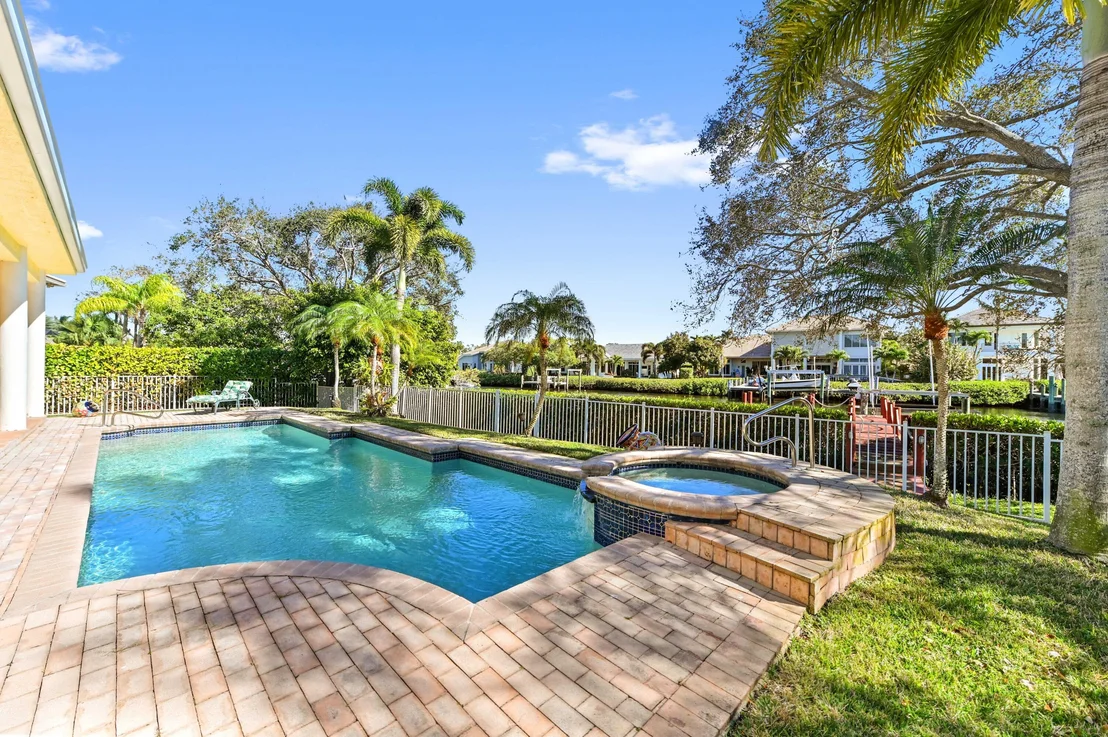 Photo of 8817 SE Compass Island Way