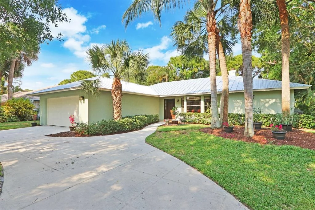 Photo of 18618 Lake Bend Drive