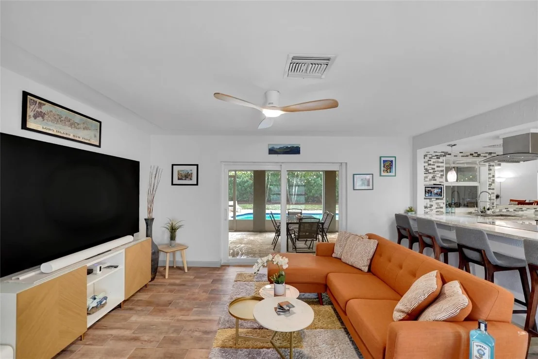 Photo of 6972 NW 5th Place