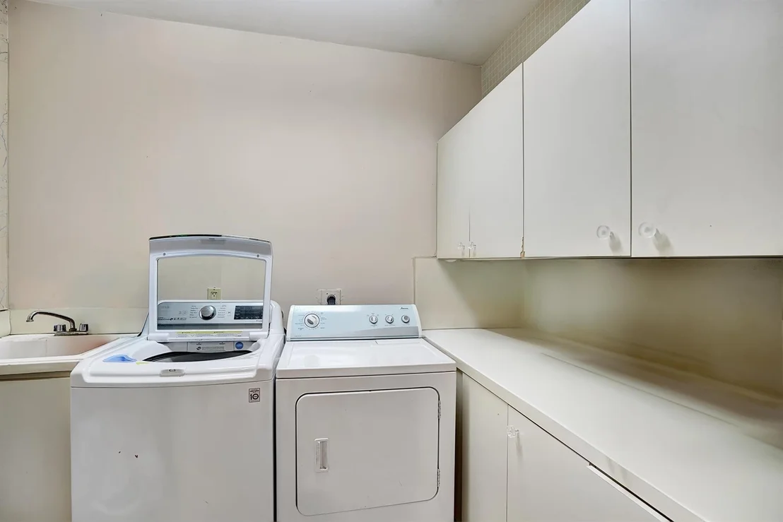 Photo of 3899 Live Oak Boulevard