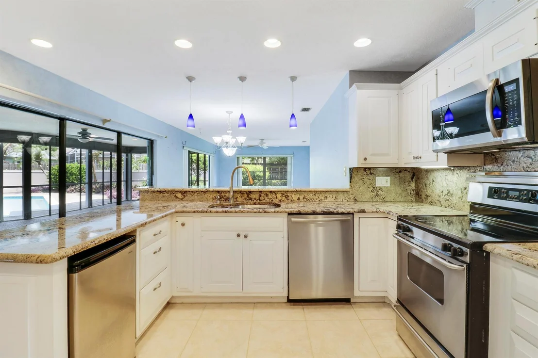 Photo of 316 River Drive