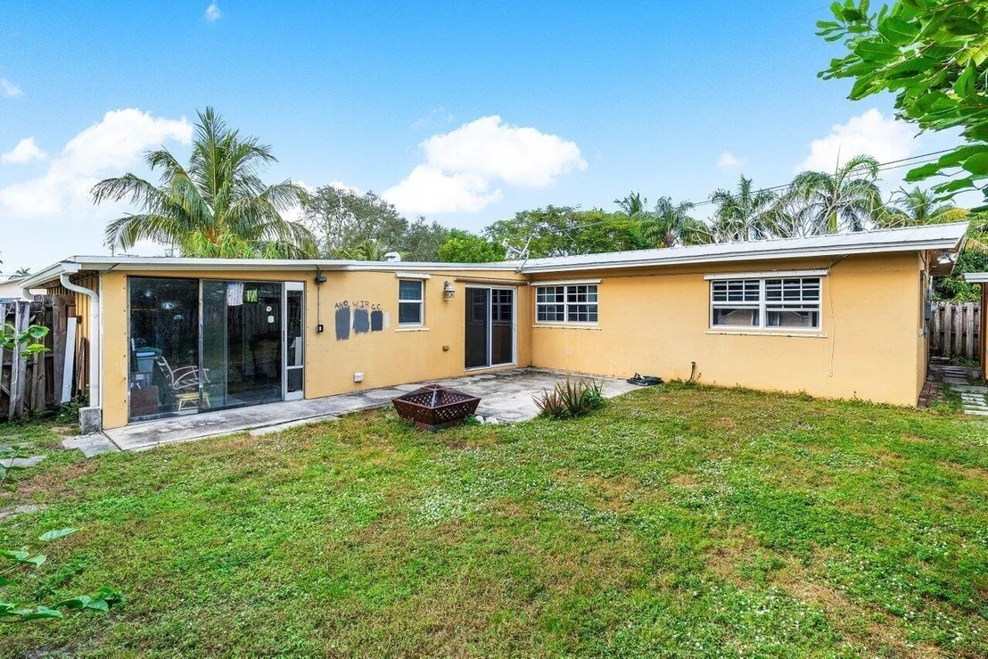 Photo of 403 W Whitney Drive