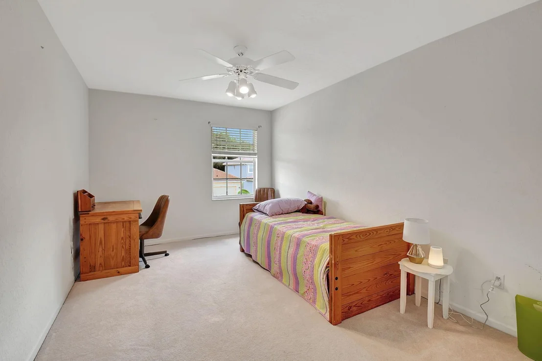 Photo of 7613 Charing Cross Lane