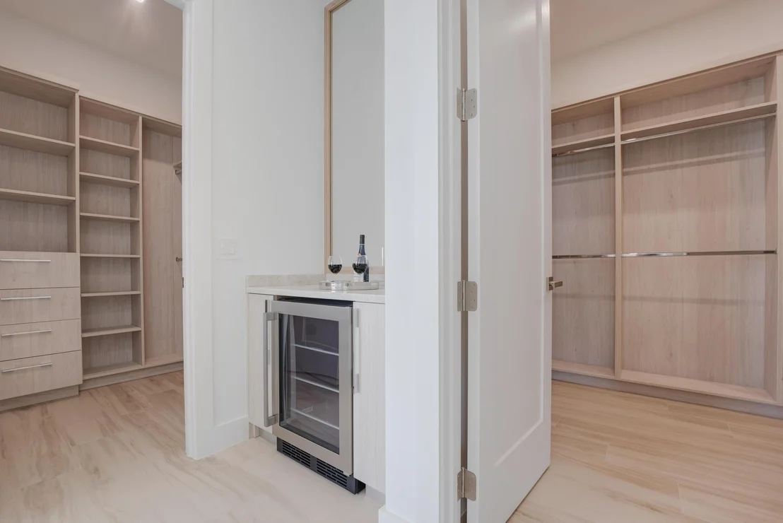 Photo of 948 Banyan Drive