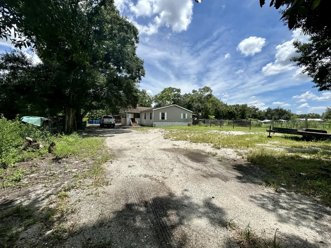 Photo of 10810 NW 8th Avenue