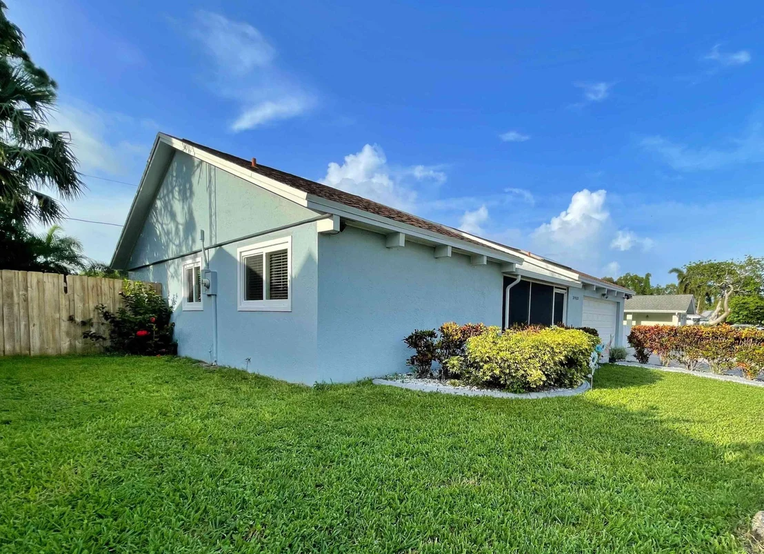 Photo of 3953 Winfield Road
