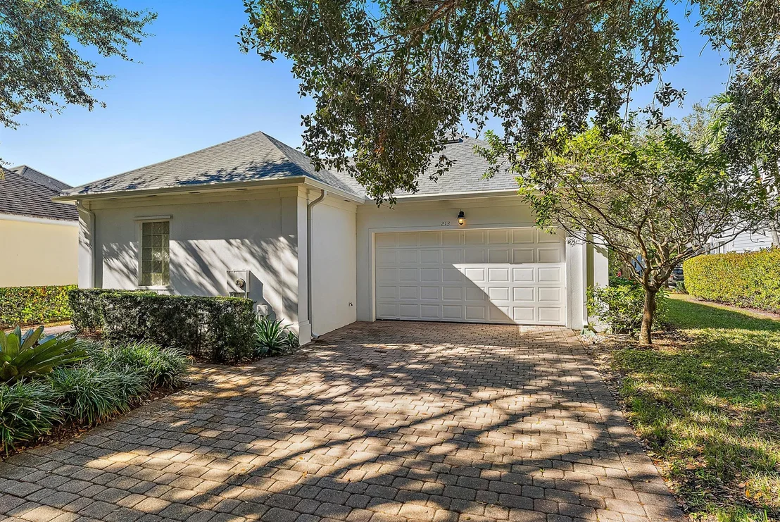 Photo of 213 Barbados Drive