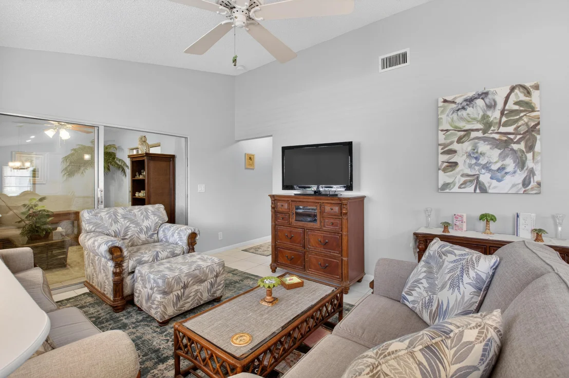 Photo of Unit A at 8130 Springtree Road