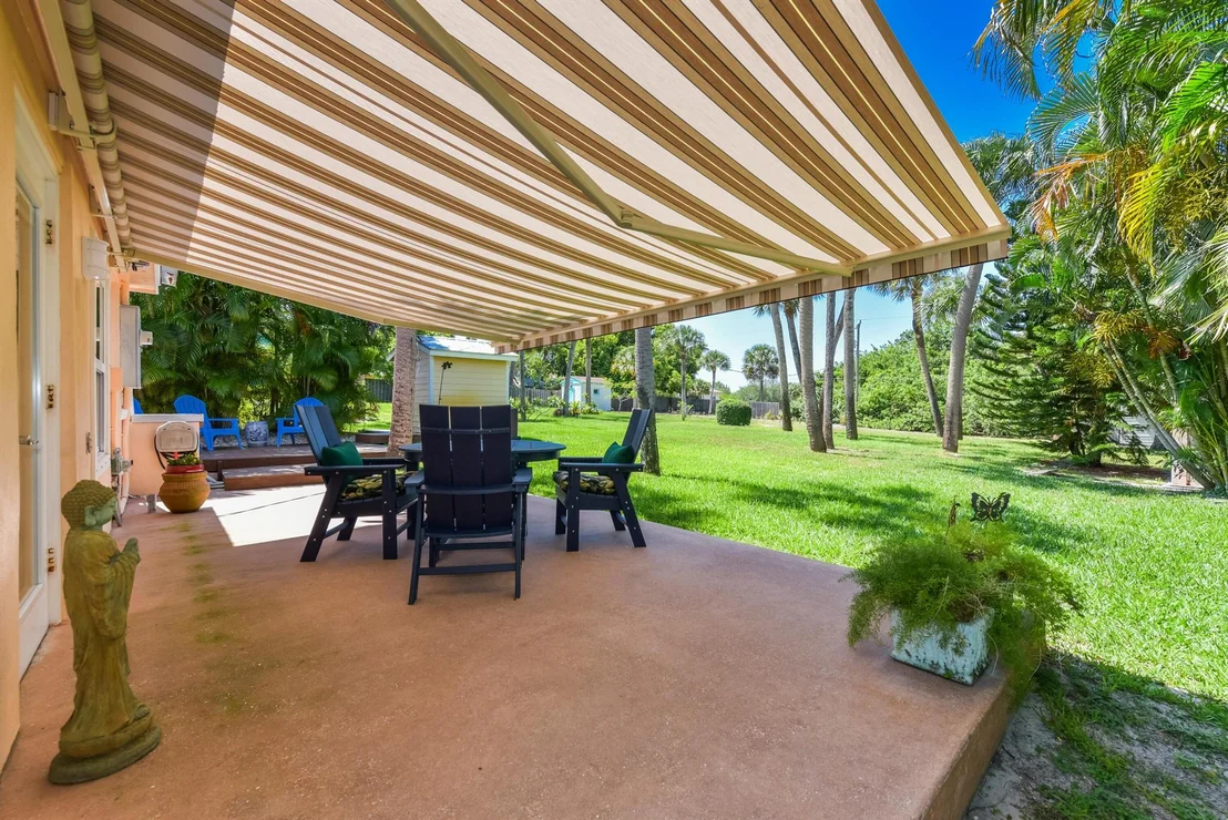 Photo of 1116 NE Oceanview Circle