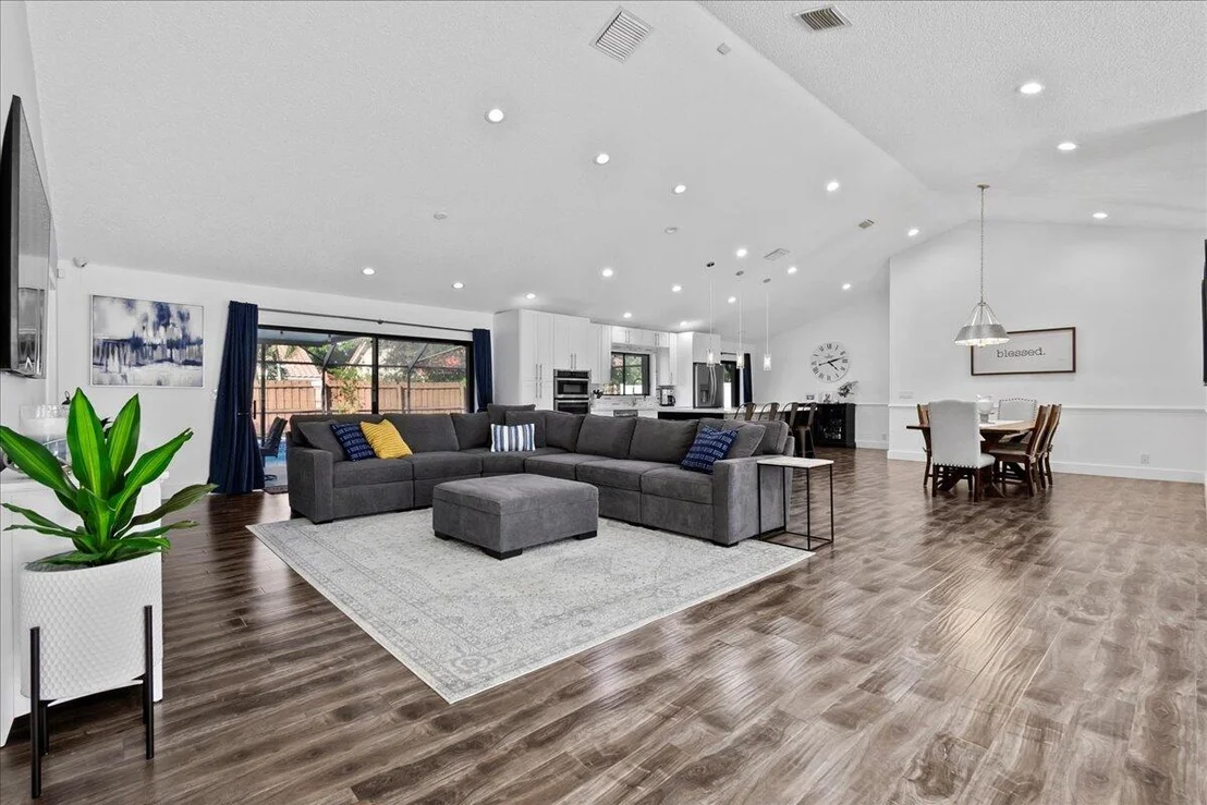 Photo of 5774 Sun Pointe Circle
