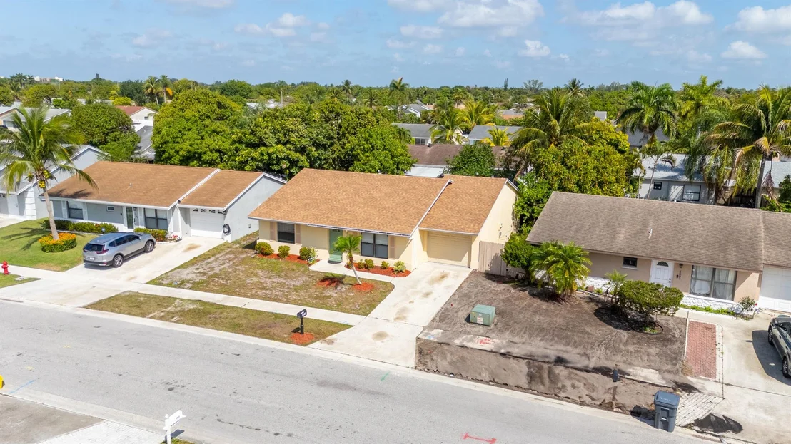 Photo of 5805 Ithaca Circle E