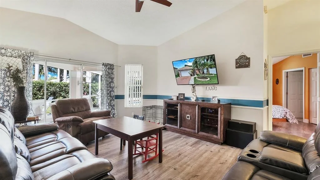 Photo of 35 Valencia Drive