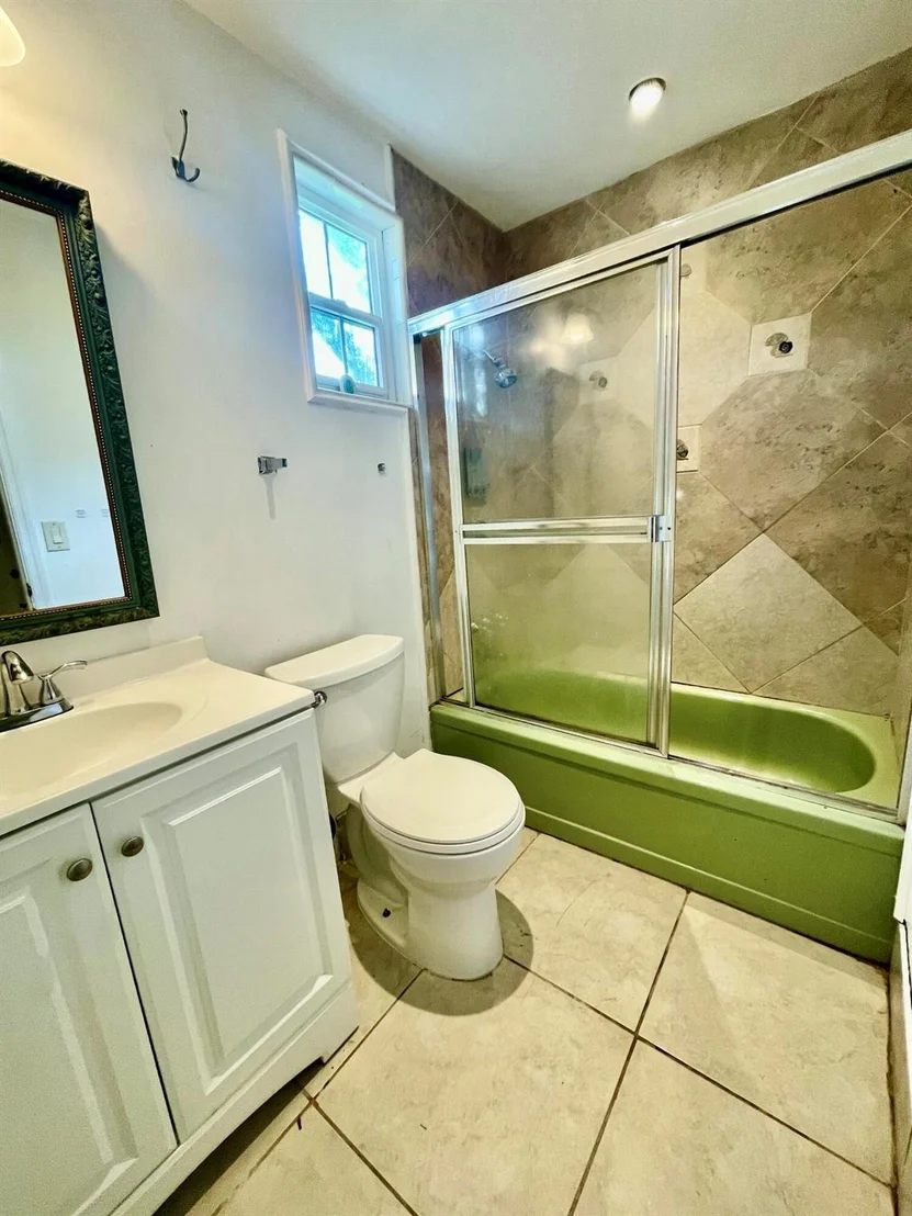 Photo of 1498 Hunter Road