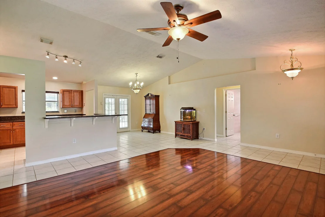 Photo of 5909 Sunset Boulevard