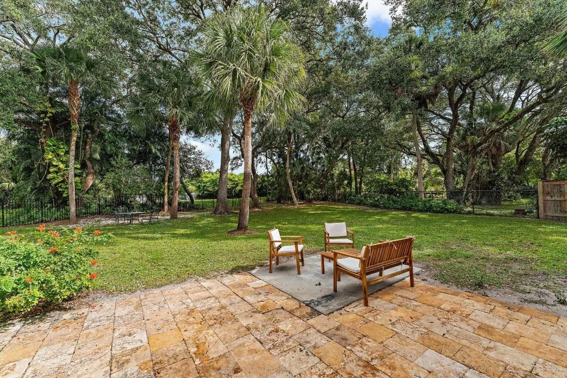 Photo of 11070 Oakway Circle