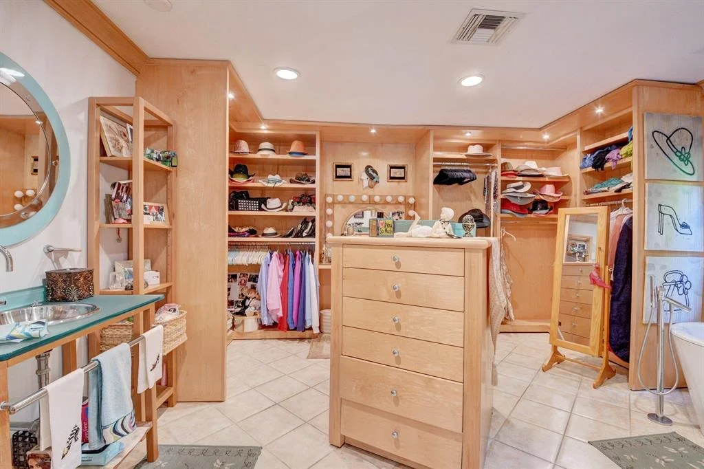 Photo of 4589 White Cedar Lane