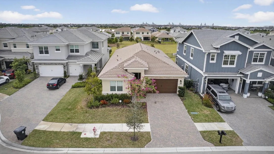 Photo of 1411 Thistle Place