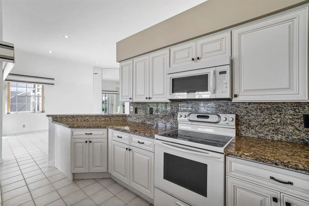 Photo of 325 Eagleton Golf Drive