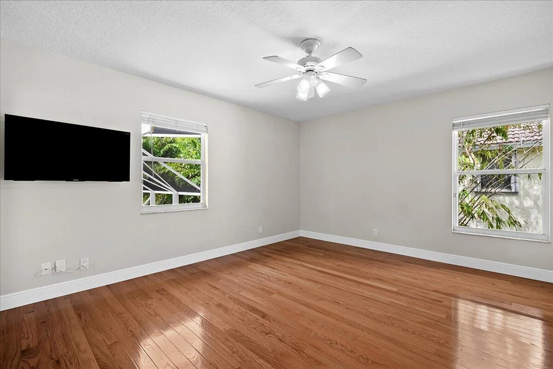Photo of 140 Victorian Lane