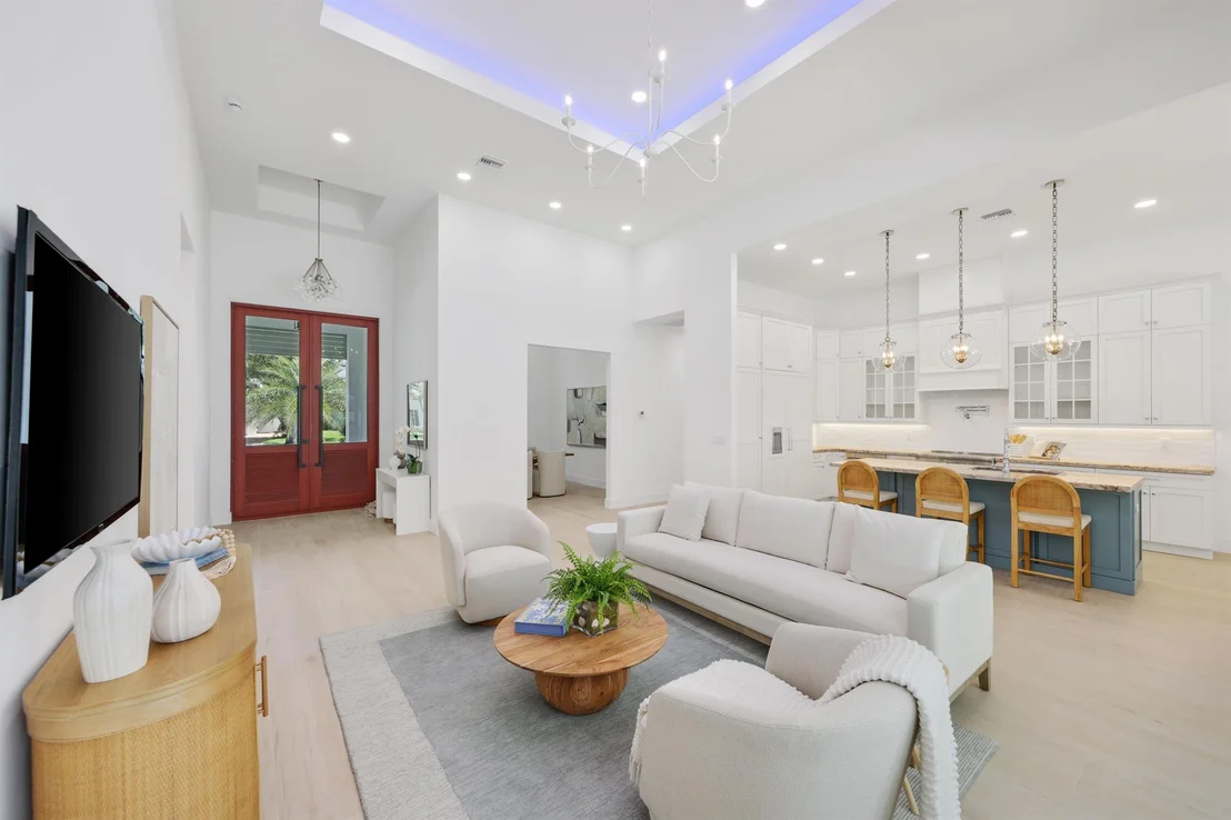 Photo of 737 Nighthawk Way