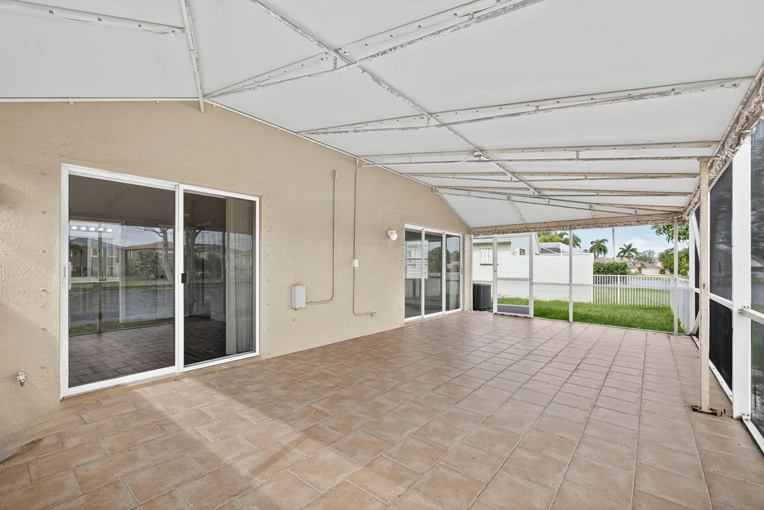 Photo of 6121 Spring Isles Boulevard