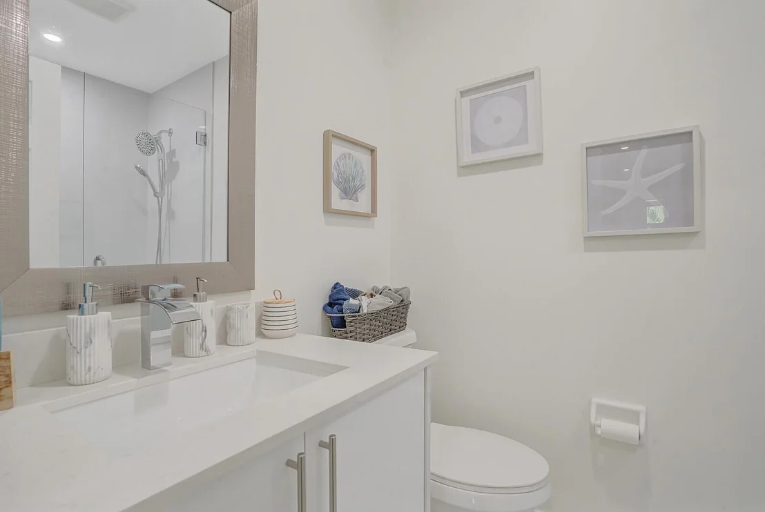 Photo of Unit B at 13734 Via Flora