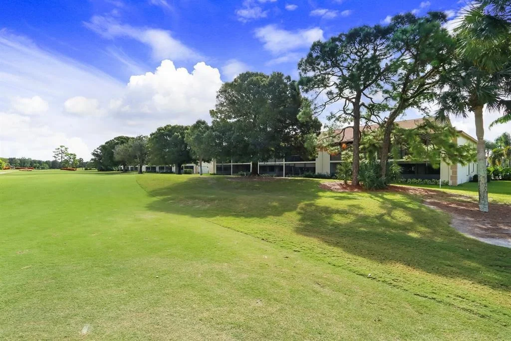 Photo of Unit D at 501 Pinecrest Circle