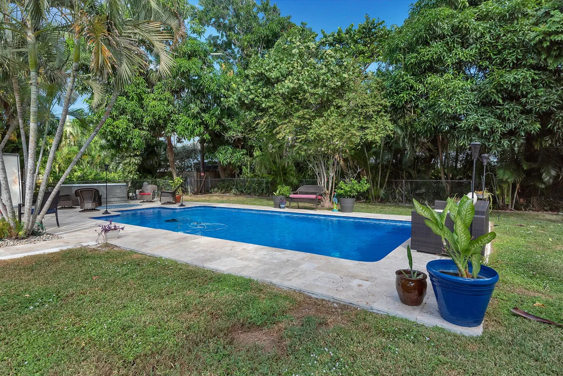 Photo of 327 Ellamar Road