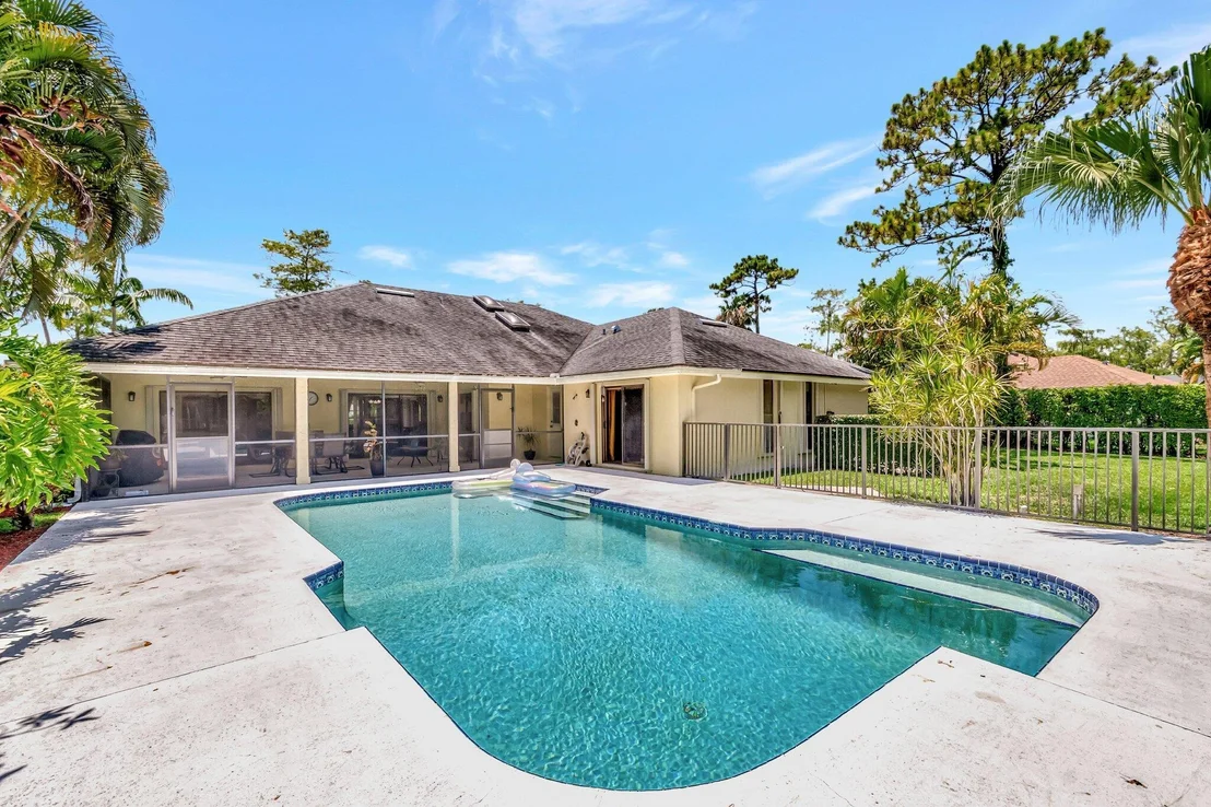 Photo of 15385 Cedar Bluff Place