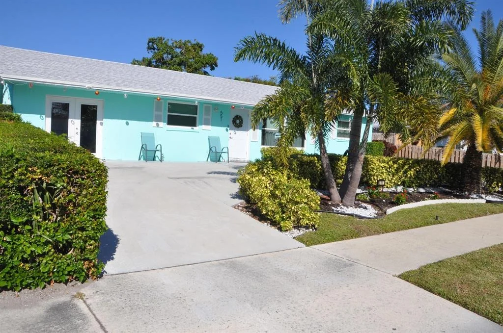 Photo of 551 Teak Drive