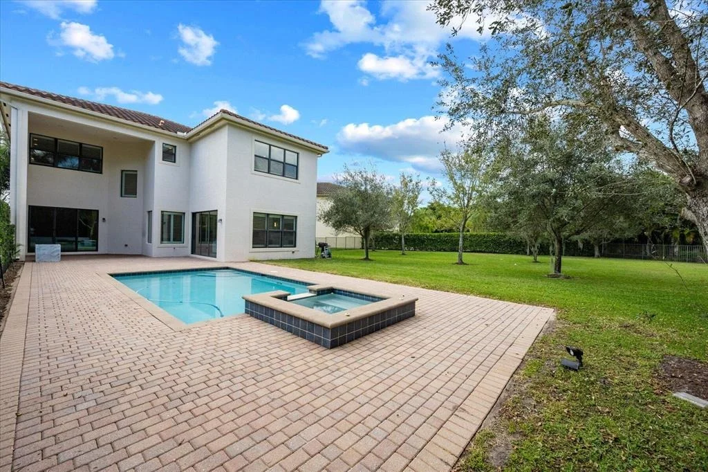 Photo of 16586 Gateway Bridge Drive