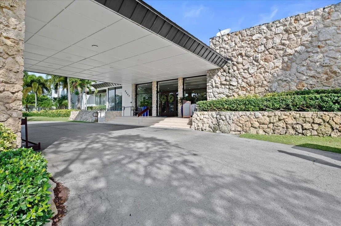 Photo of 1338 Breakers West Boulevard