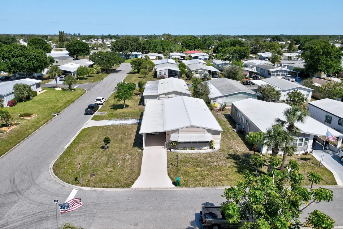 Photo of 901 Oleander Circle
