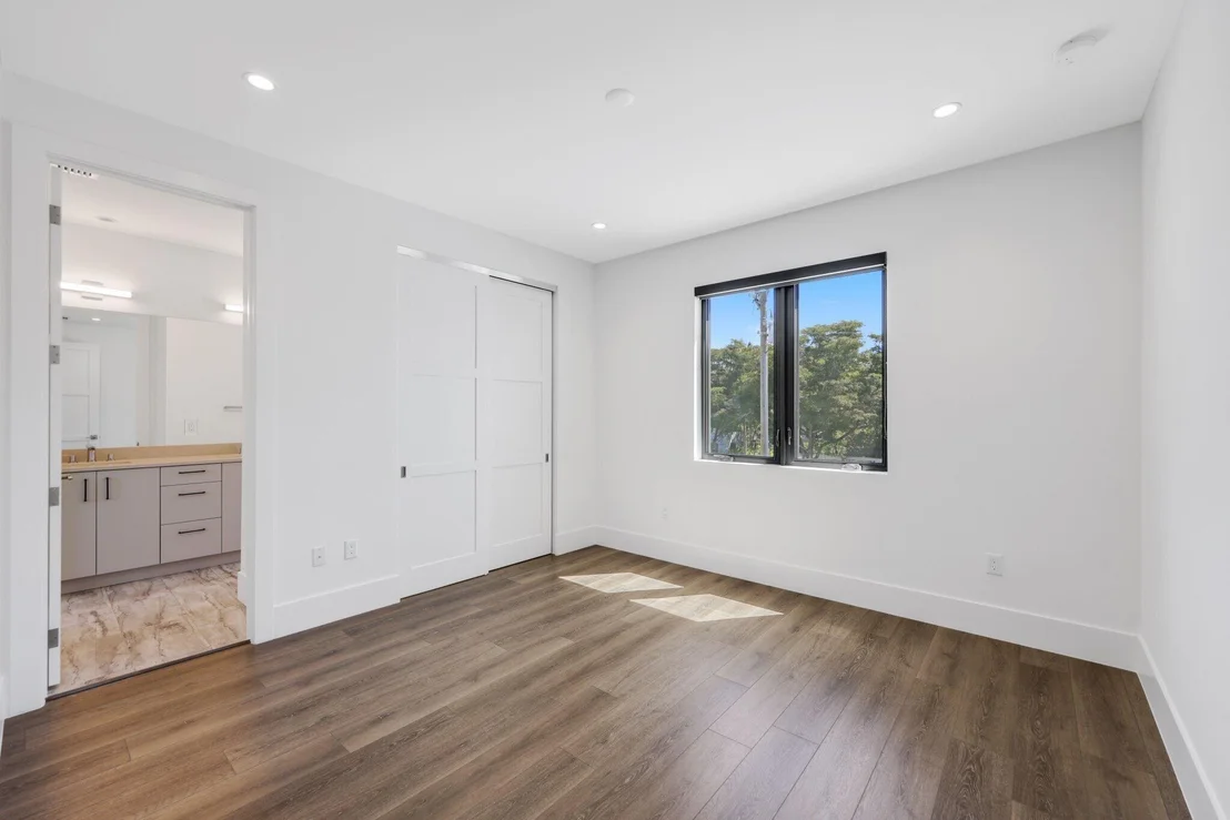 Photo of 655 Kingsbridge Street