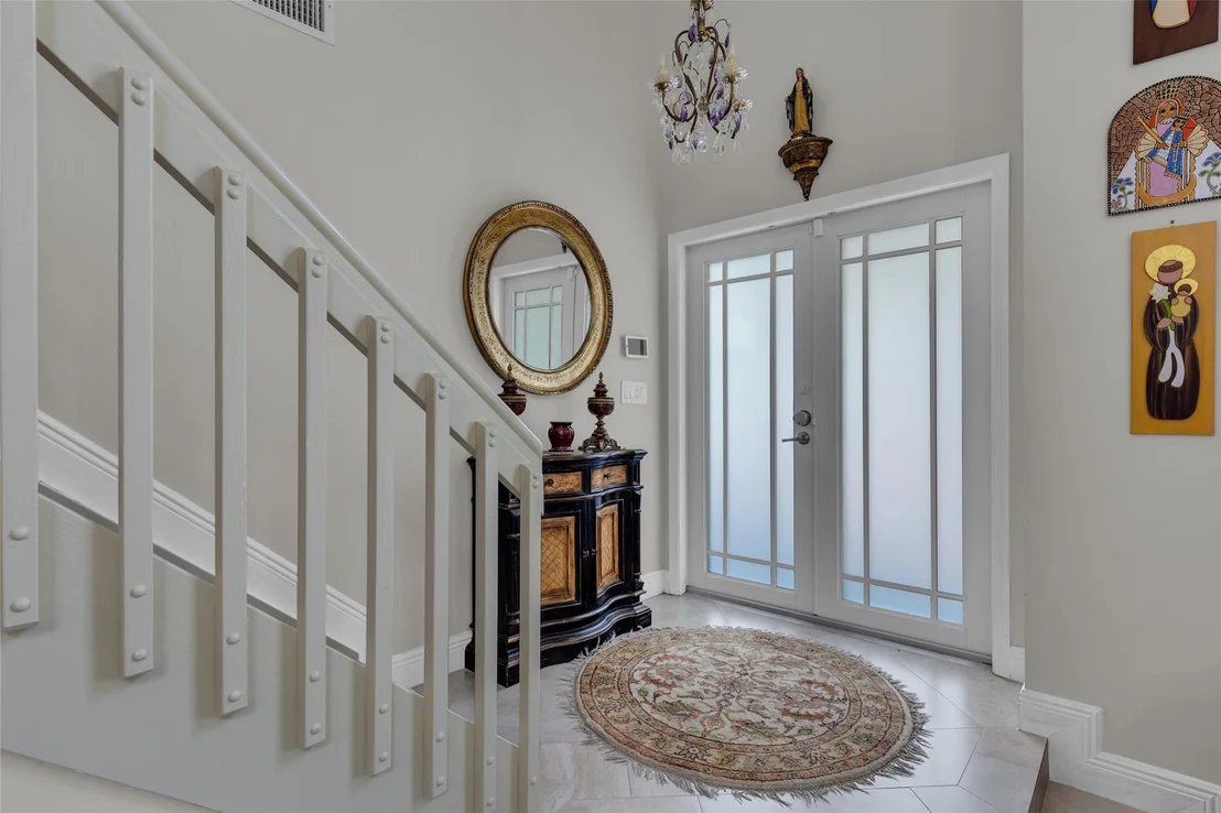 Photo of 84 Gables Boulevard