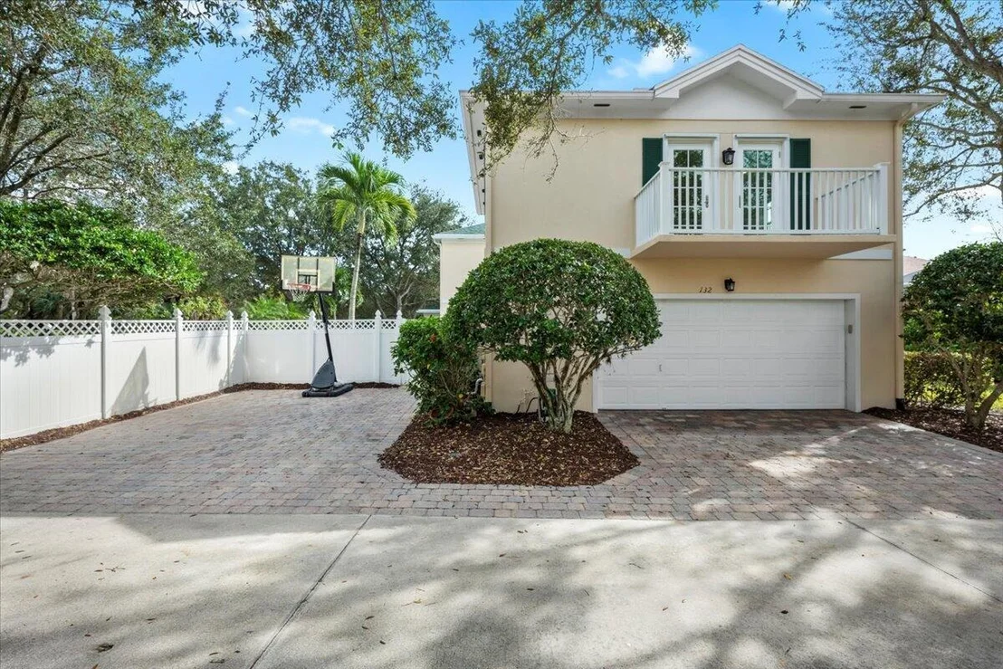 Photo of 132 Waterford Drive