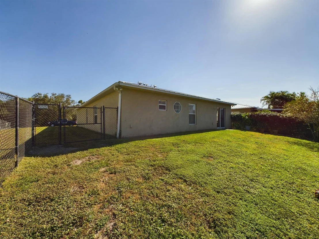 Photo of 467 SE 38th Avenue