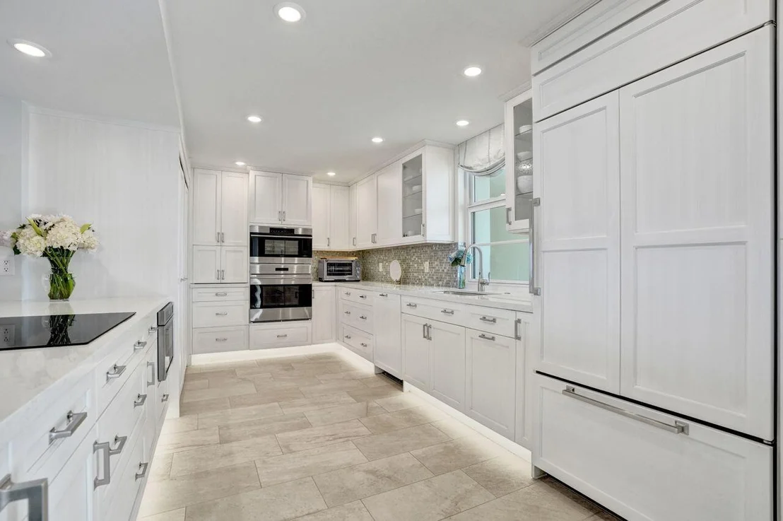 Photo of Unit 703 at 400 Beach Road