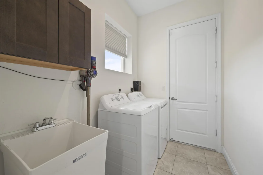 Photo of 6943 Mitchell Street