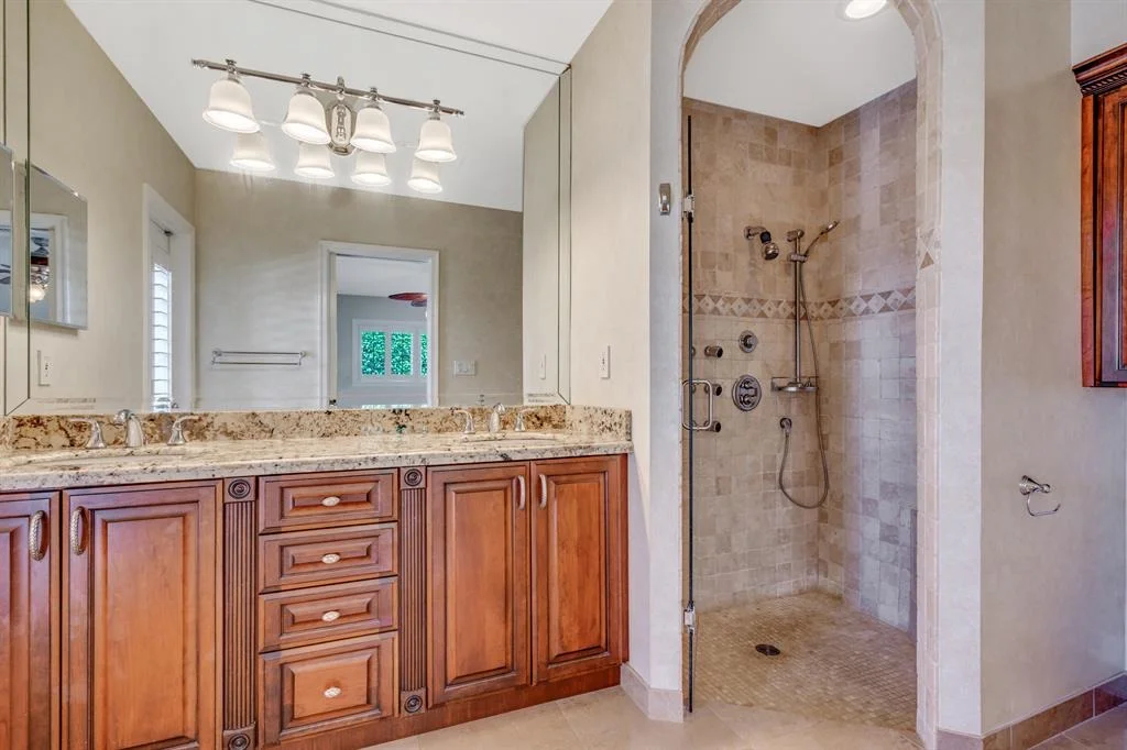 Photo of 744 Peachtree Lane