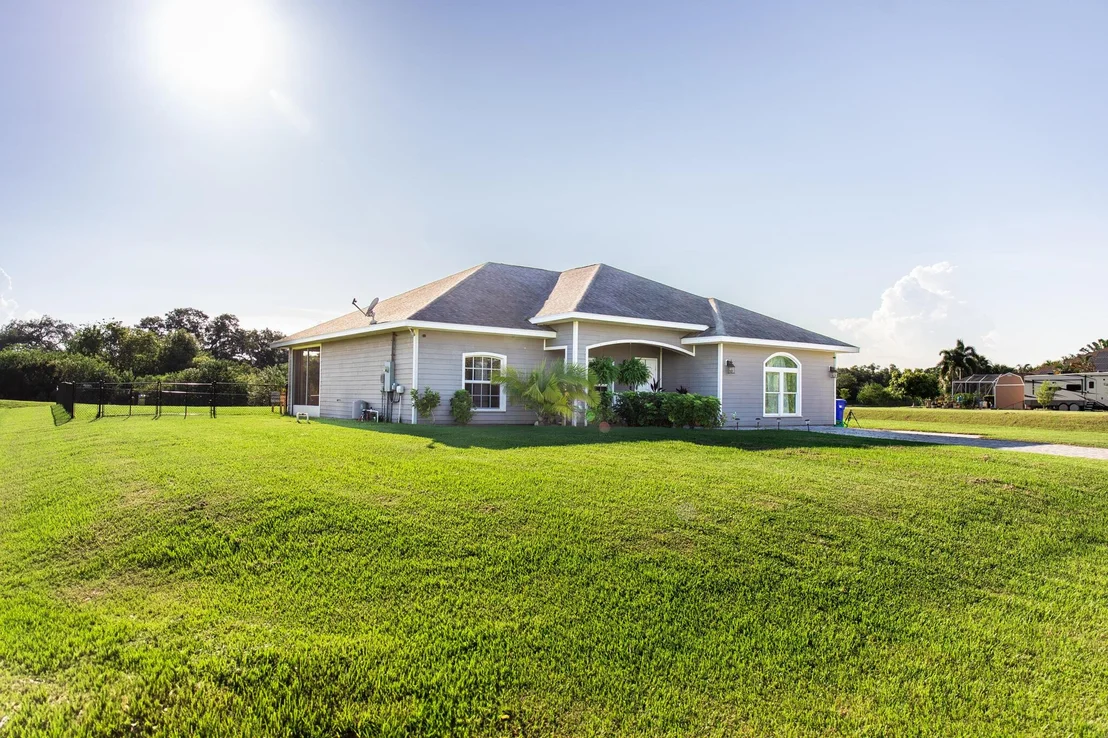Photo of 1402 SE 12th Drive