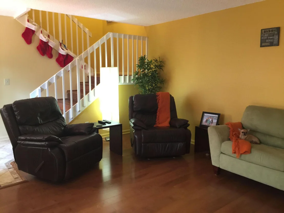 Photo of Unit B at 5 Atrium Circle