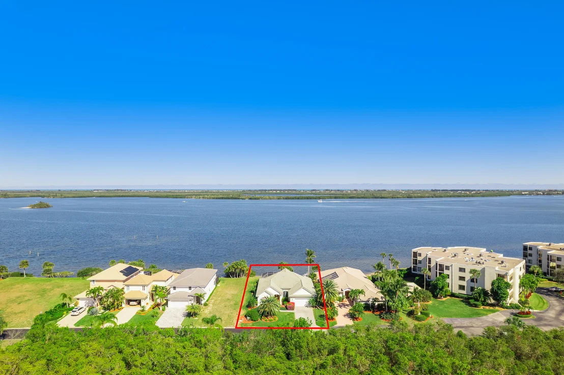 Photo of 9560 Riverside Drive