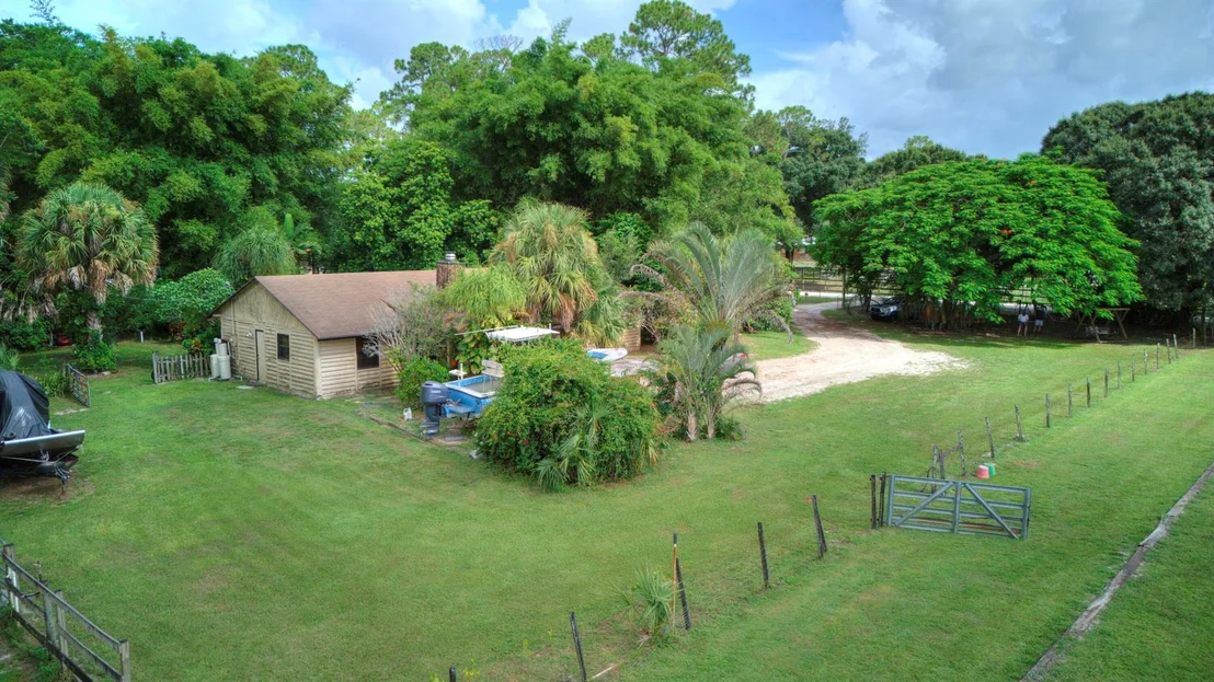 Photo of 2340 B Road