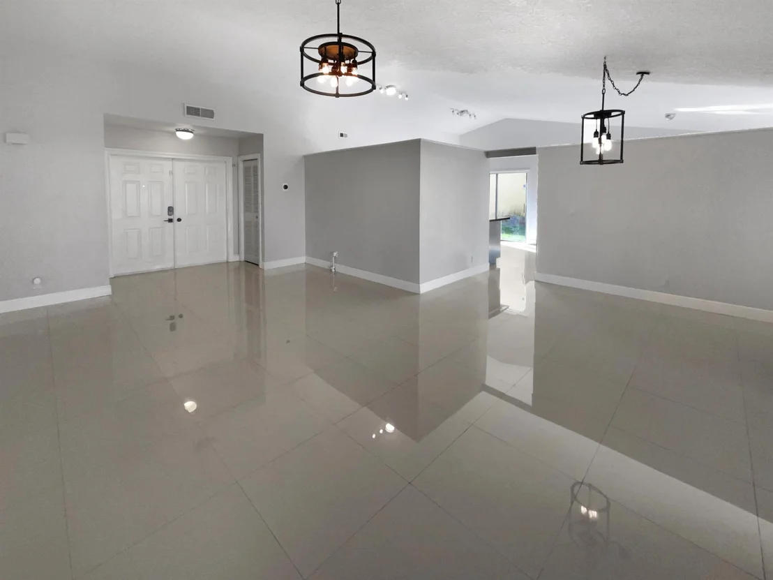 Photo of 9933 Robins Nest Road