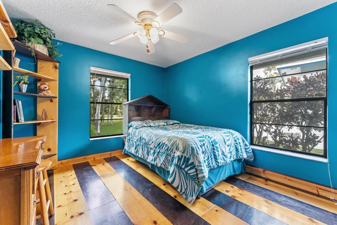 Photo of 3182 Custer Avenue