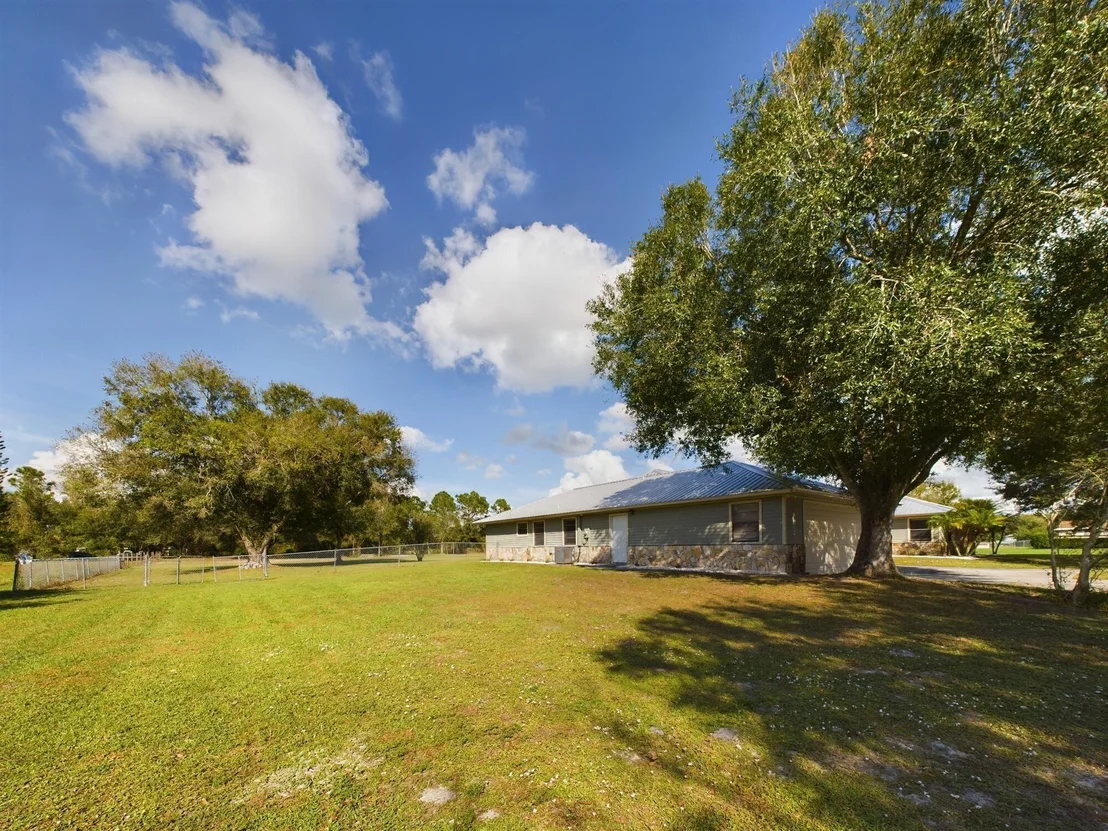 Photo of 2267 NE 54th Trail